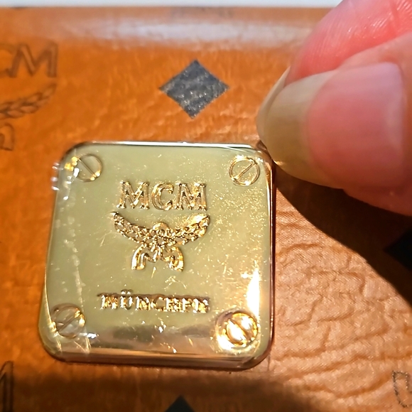 NWT MCM725S 52-20-140 grey sunglasses with hard case and cleaning cloth - Picture 10 of 15